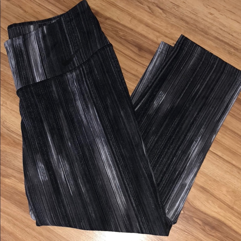 Women’s Cropped Nike Legging